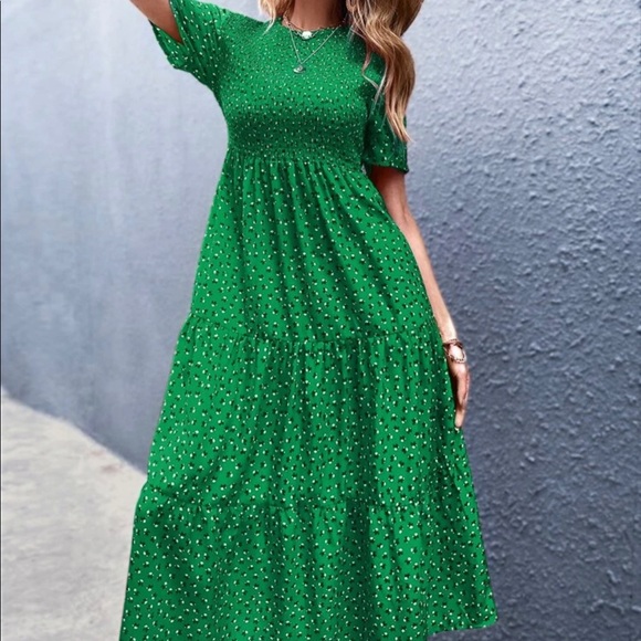 Ditsy Floral Ruffle Hem Shirred A-line Dress - Picture 13 of 15